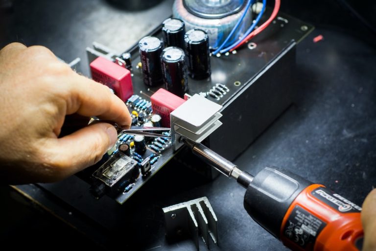 Comment réparer une clé USB endommagée ou illisible ?